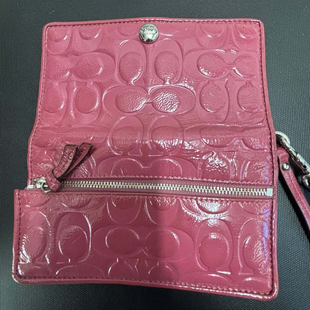 Coach Pink Patent Leather Signature Wristlet - Picture 4 of 6